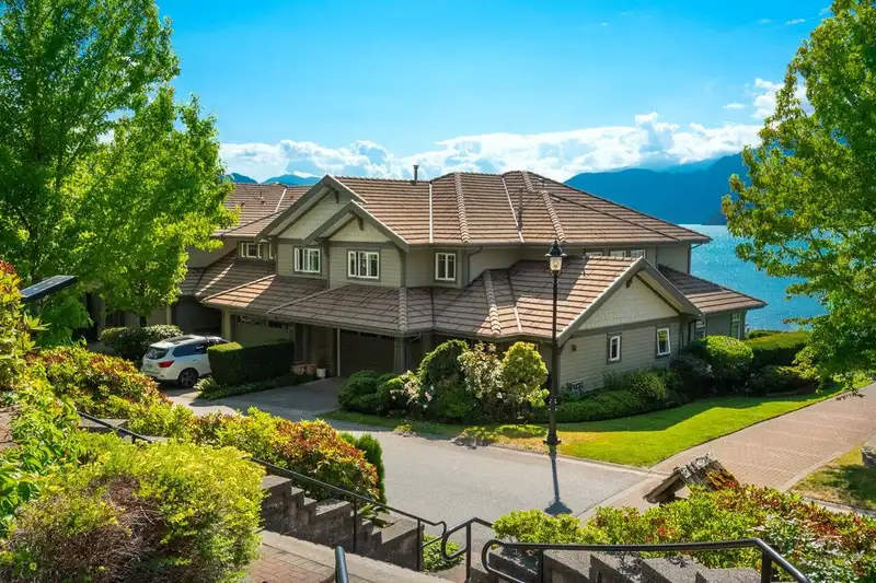15 BEACH DRIVE - photo 1 of 40