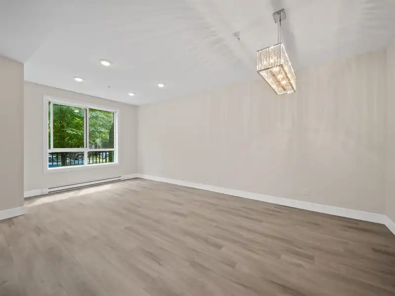 118 15351 101 AVENUE - photo 3 of 34