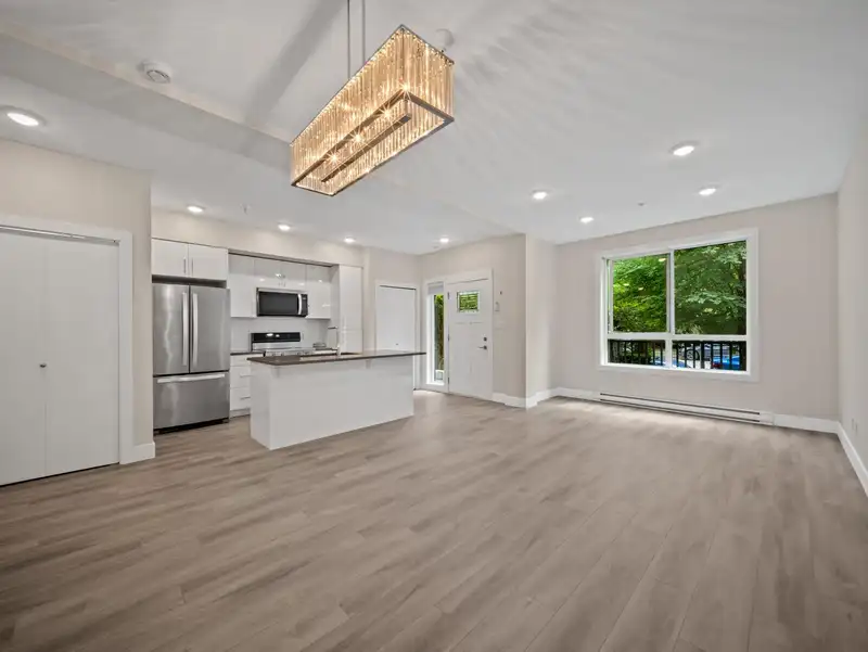 118 15351 101 AVENUE - photo 4 of 34