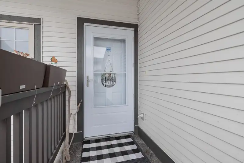 121 20820 87 AVENUE - photo 3 of 40