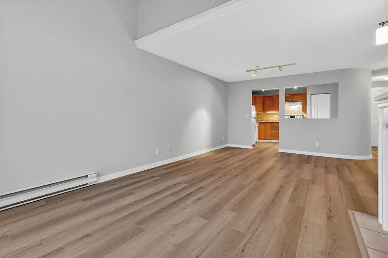 401 301 MAUDE ROAD - photo 2 of 25