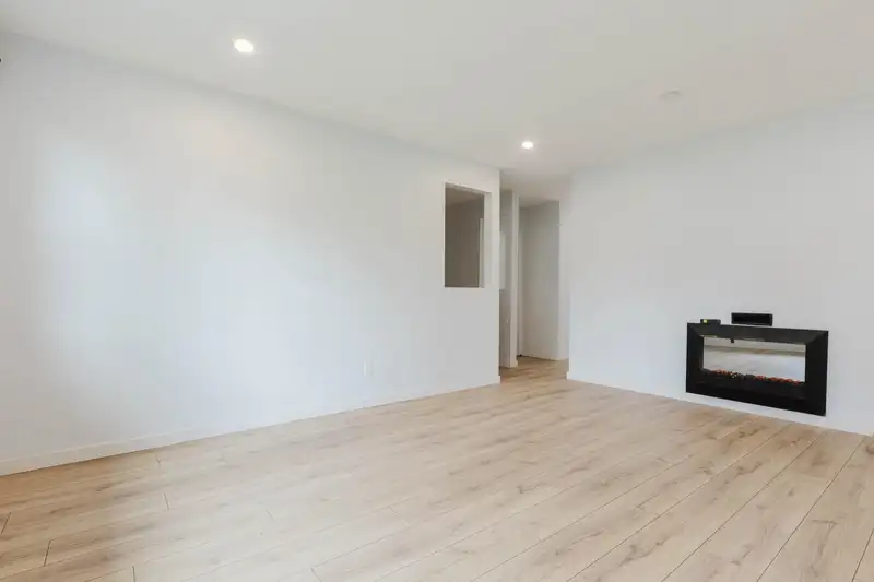 1882 COQUITLAM AVENUE - photo 3 of 23
