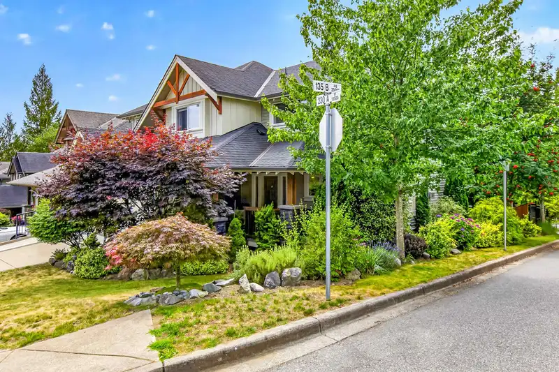 13545 230A STREET - photo 4 of 40