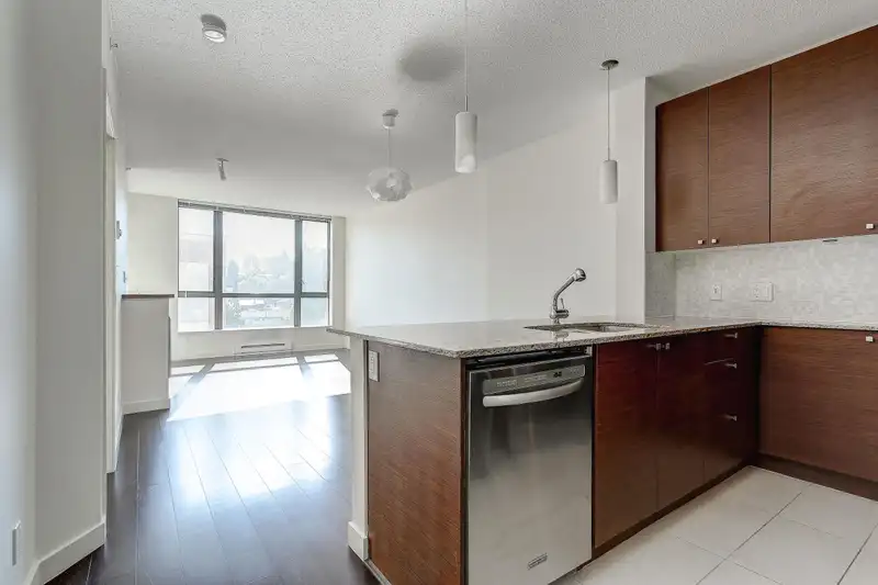 709 110 BREW STREET - photo 2 of 22