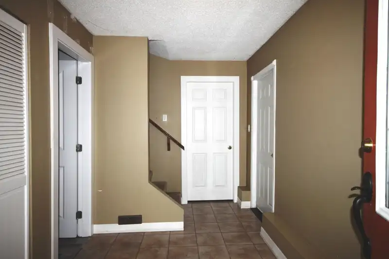 18222 58B AVENUE - photo 2 of 12