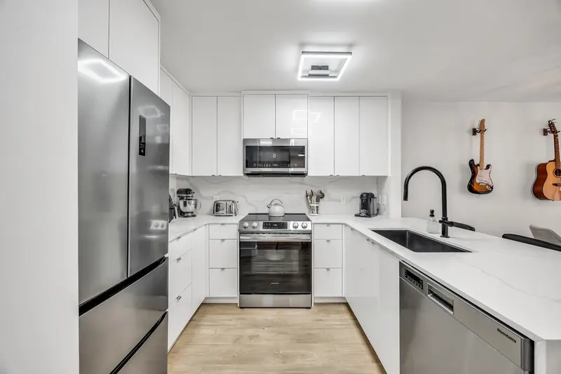 213 3038 E KENT AVENUE SOUTH - photo 3 of 25