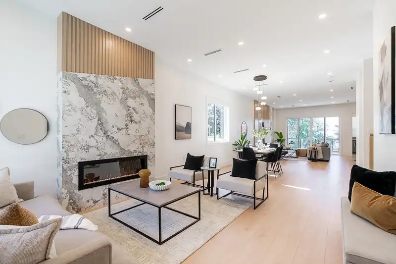 2 4278 WATLING STREET - photo 3 of 34