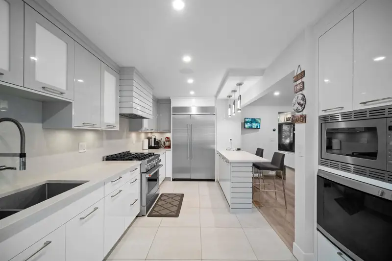 6978 MCKINNON STREET - photo 4 of 25