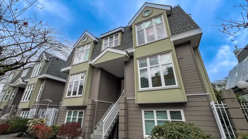 731 W 7TH AVENUE - photo 1 of 17