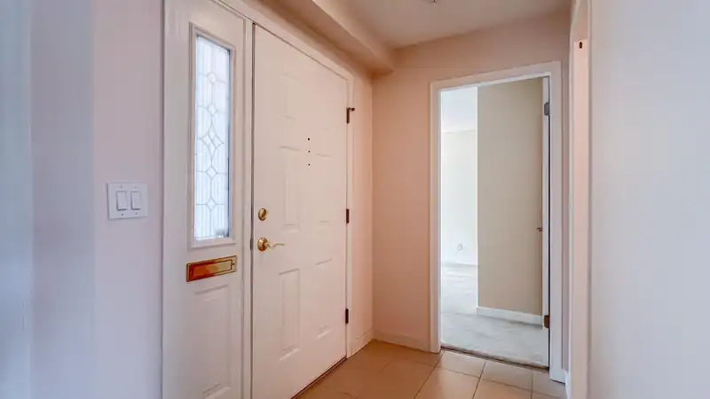731 W 7TH AVENUE - photo 2 of 17