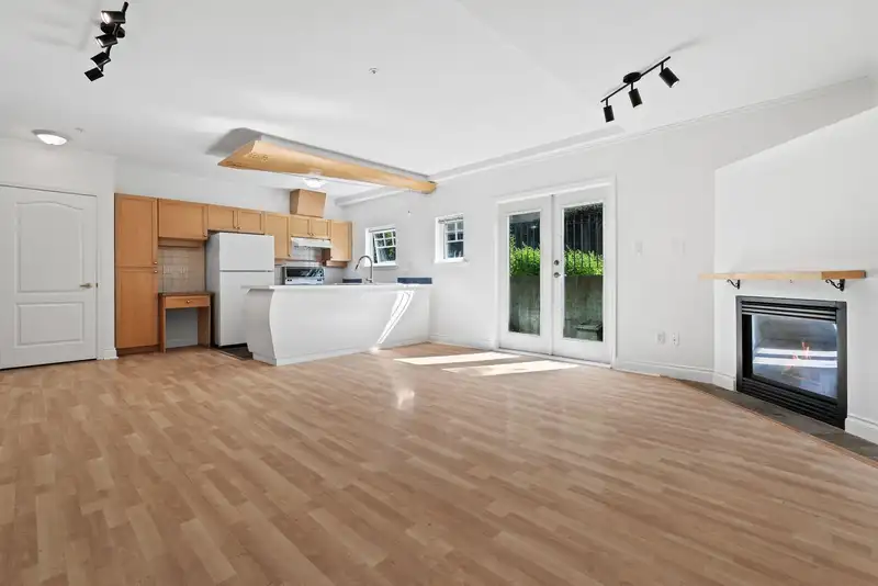 3027 W 7TH AVENUE - photo 2 of 37