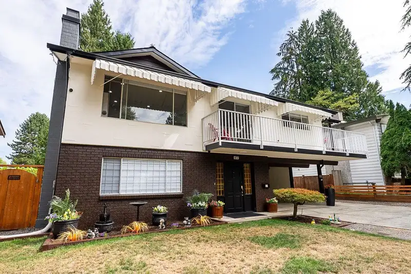 10232 142A STREET - photo 3 of 39