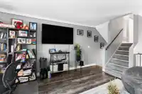 29 33293 E BOURQUIN CRESCENT - thumbnail 3