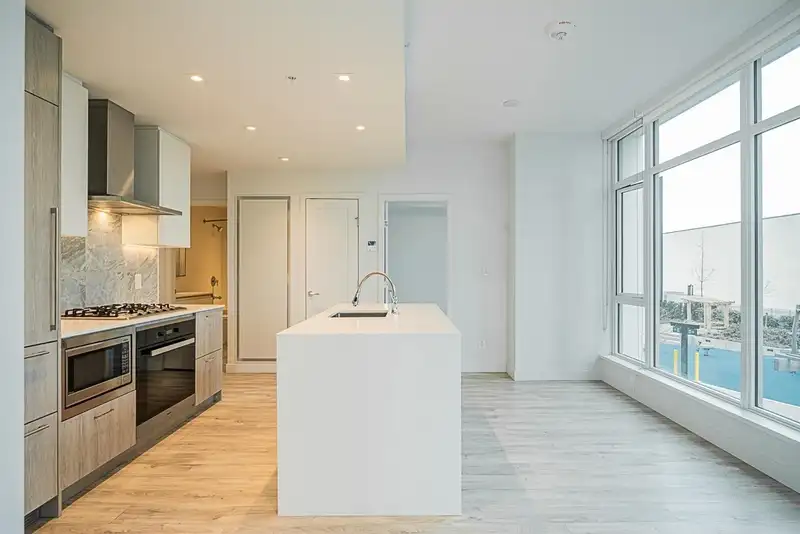 301 2288 ALPHA AVENUE - photo 3 of 24