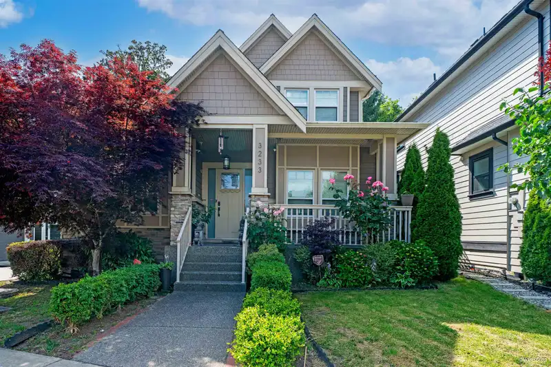 3233 147 STREET - photo 3 of 40