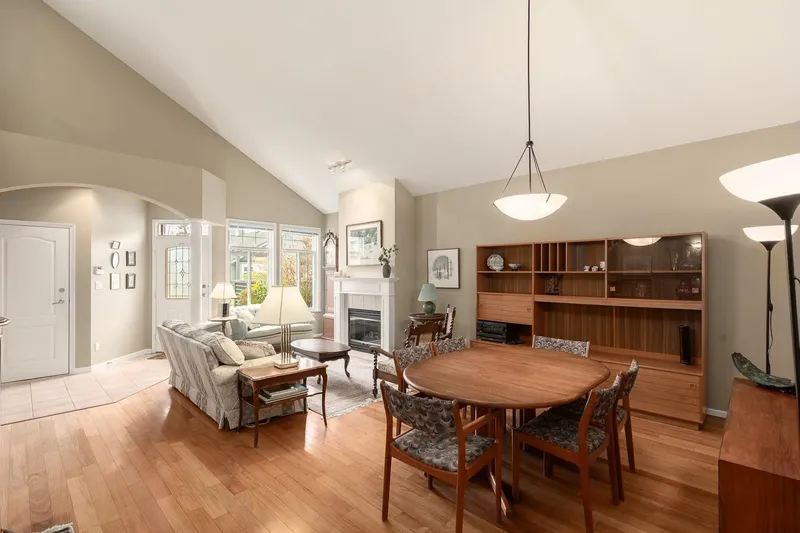 74 14909 32 AVENUE - photo 3 of 25