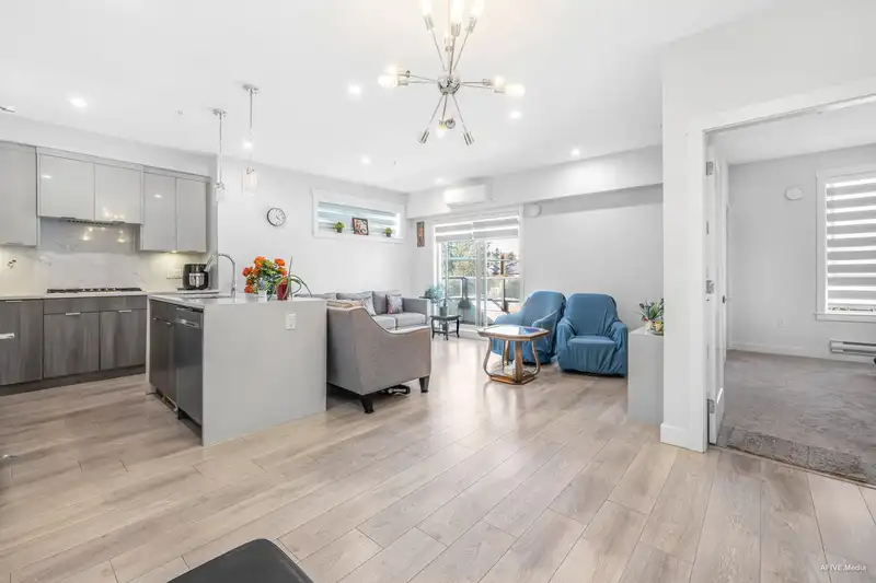 B208 14438 72 AVENUE - photo 1 of 20