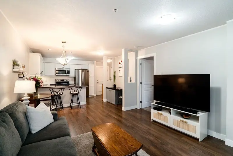 111 1969 WESTMINSTER AVENUE - photo 4 of 25