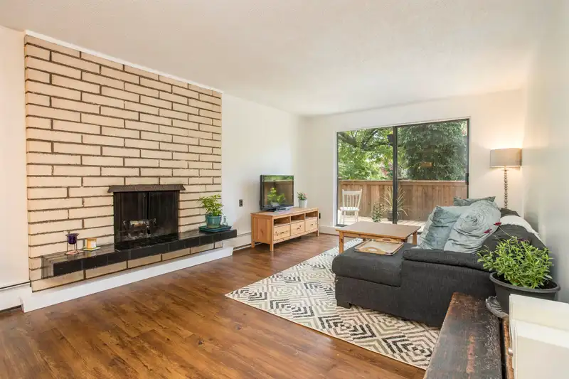 102 1515 E 5TH AVENUE - photo 1 of 20