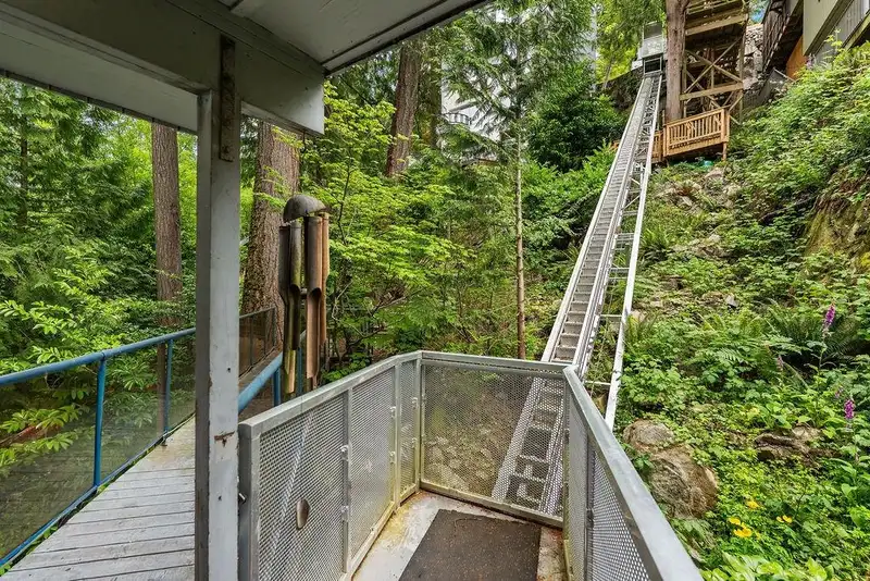 4678 EASTRIDGE ROAD - photo 2 of 40
