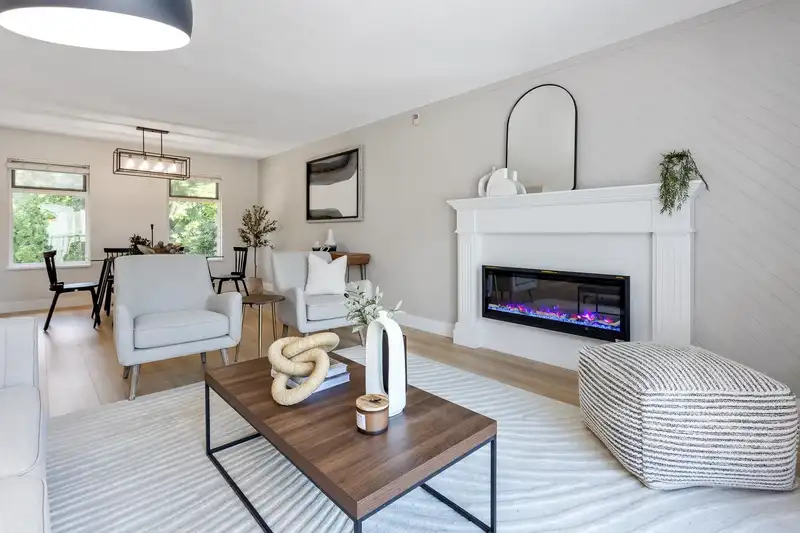 204 EDWARD CRESCENT - photo 4 of 40