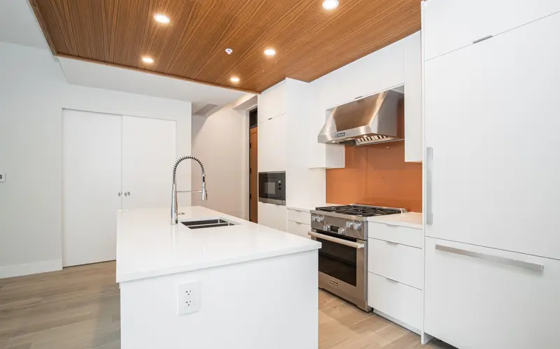 402 6699 NELSON AVENUE - photo 2 of 25