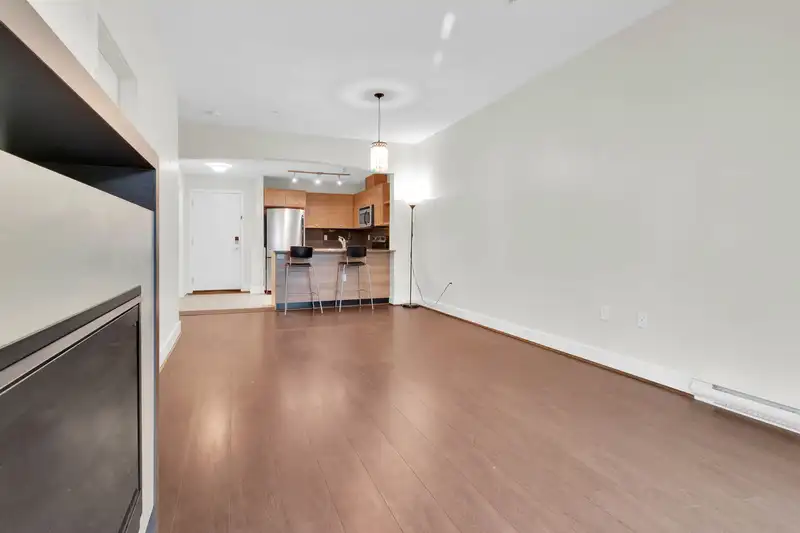 323 6688 120 STREET - photo 4 of 35