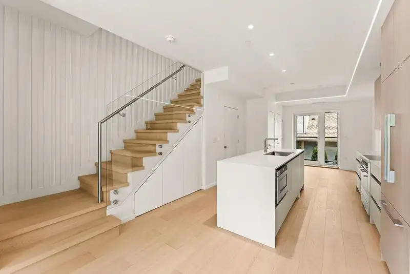 4526 HEATHER STREET - photo 4 of 40