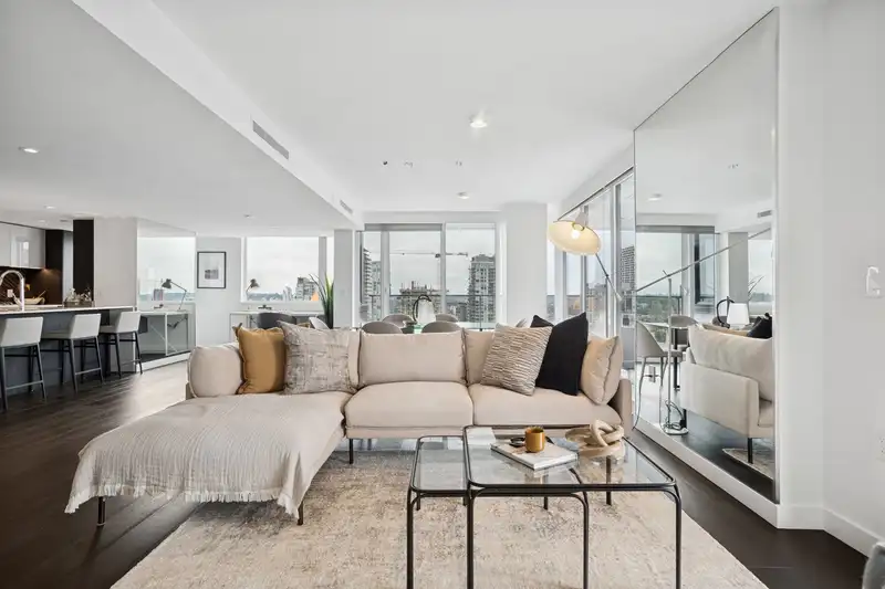 3306 1111 RICHARDS STREET - photo 4 of 32