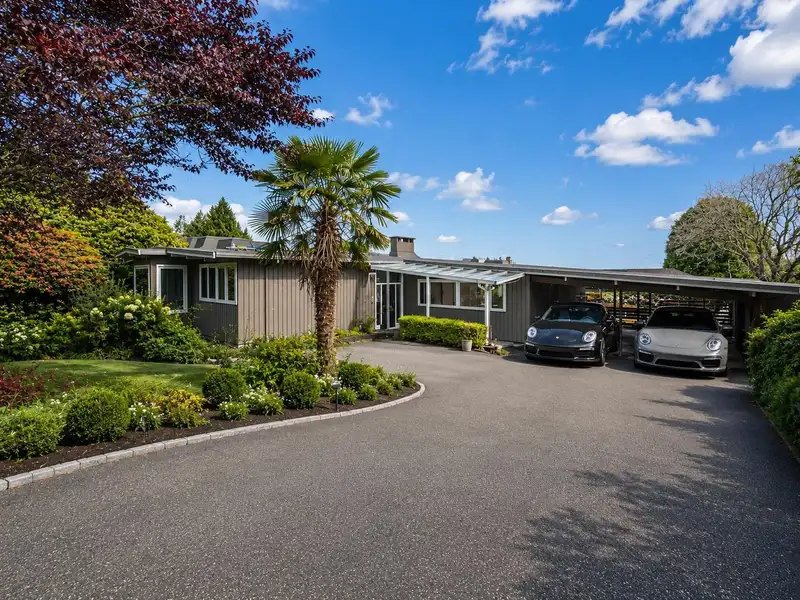 1066 PALMERSTON AVENUE - photo 2 of 36