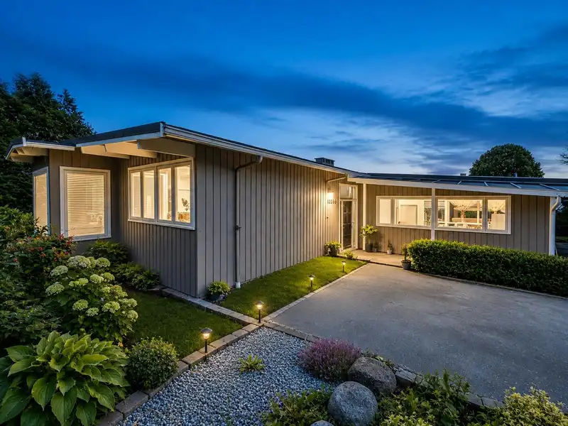 1066 PALMERSTON AVENUE - photo 3 of 36