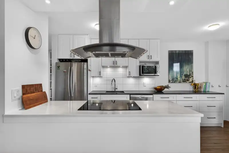 804 2041 BELLWOOD AVENUE - photo 1 of 40