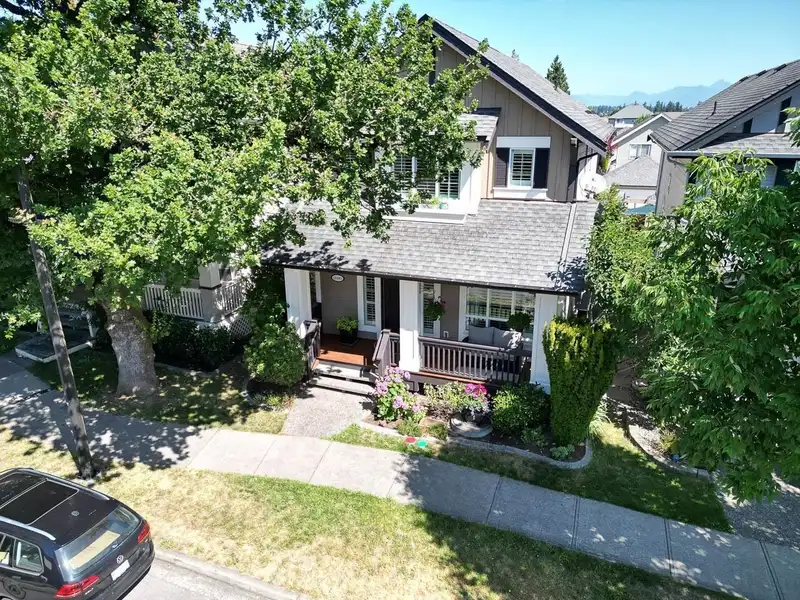 16581 60 AVENUE - photo 3 of 37