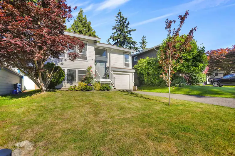 11900 STAPLES CRESCENT - photo 3 of 31