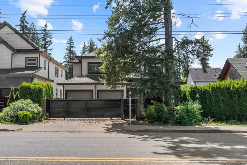 13162 20 AVENUE - photo 3 of 40