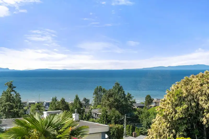 15655 SEMIAHMOO AVENUE - photo 2 of 40