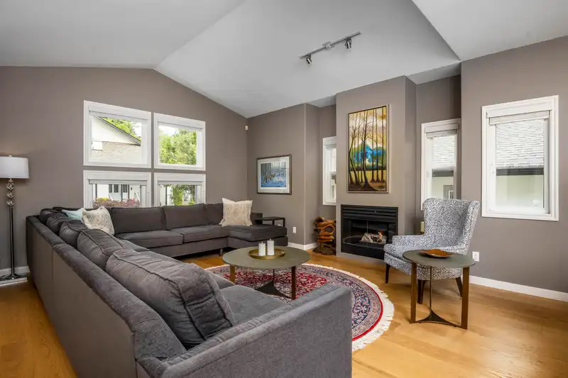15 13911 16TH AVENUE - photo 3 of 26
