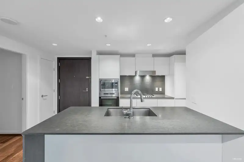 619 8488 CORNISH STREET - photo 4 of 34