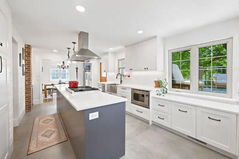 829 EIGHTH AVENUE - photo 4 of 39