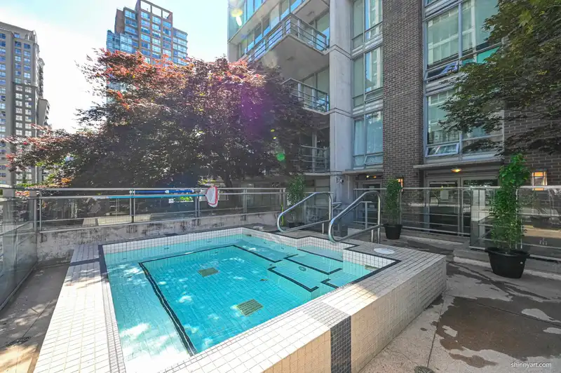 1107 565 SMITHE STREET - photo 2 of 40