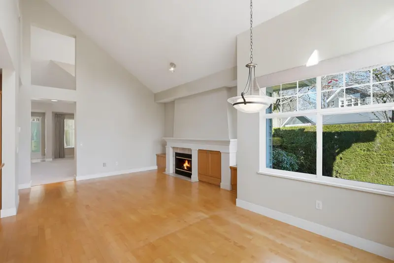 2 5900 FERRY ROAD - photo 4 of 25