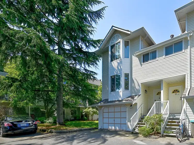 18 8250 121A STREET - photo 2 of 26