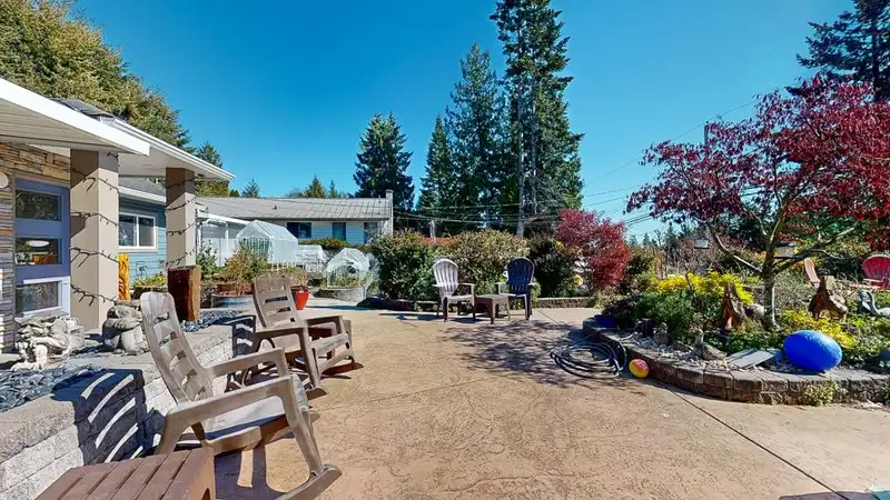 6166 NORWEST BAY ROAD - photo 4 of 40