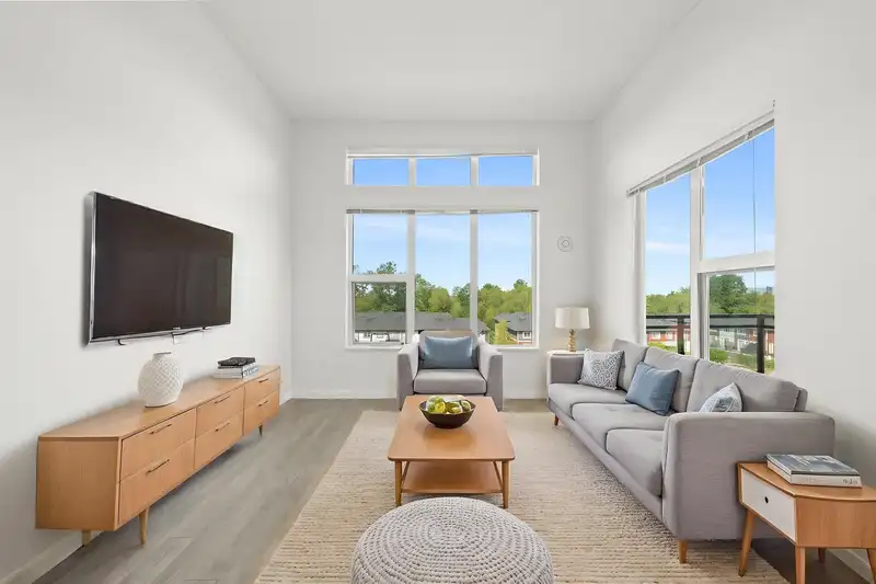 518 9311 ALEXANDRA ROAD - photo 1 of 38