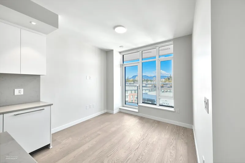 911 6138 BIRNEY AVENUE - photo 3 of 25