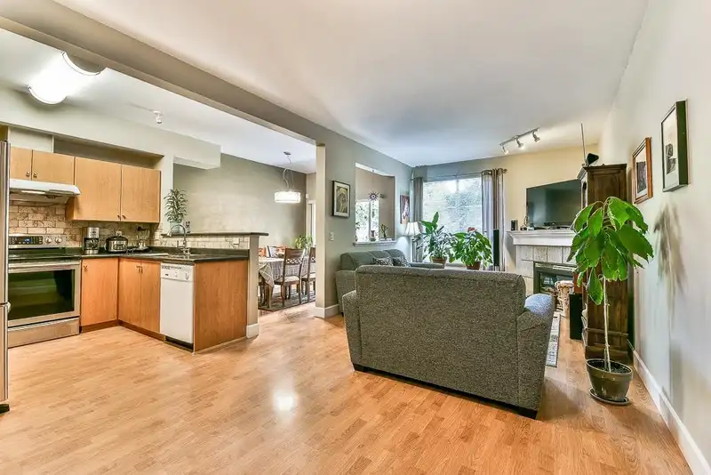 78 14468 73A AVENUE - photo 1 of 4