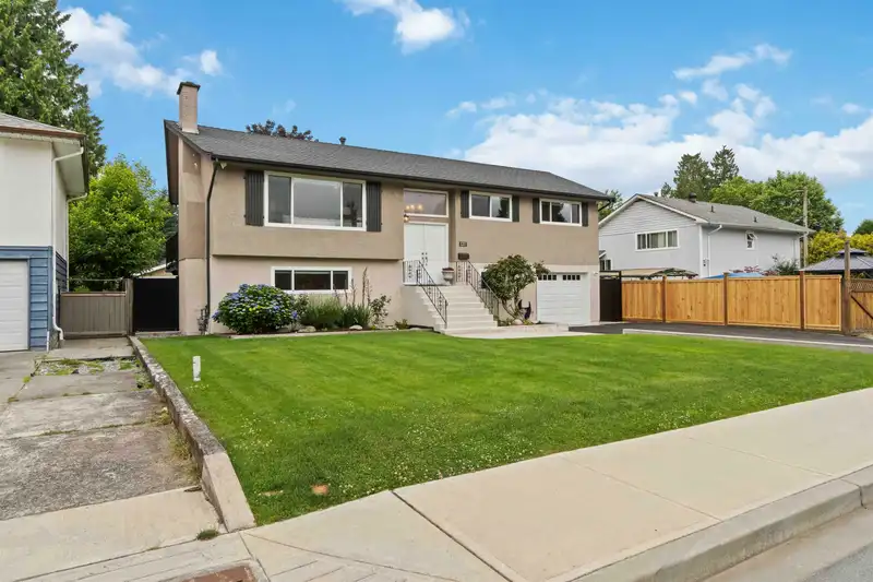 1217 FRASER AVENUE - photo 2 of 40