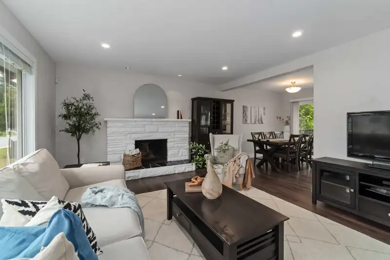 1217 FRASER AVENUE - photo 4 of 40