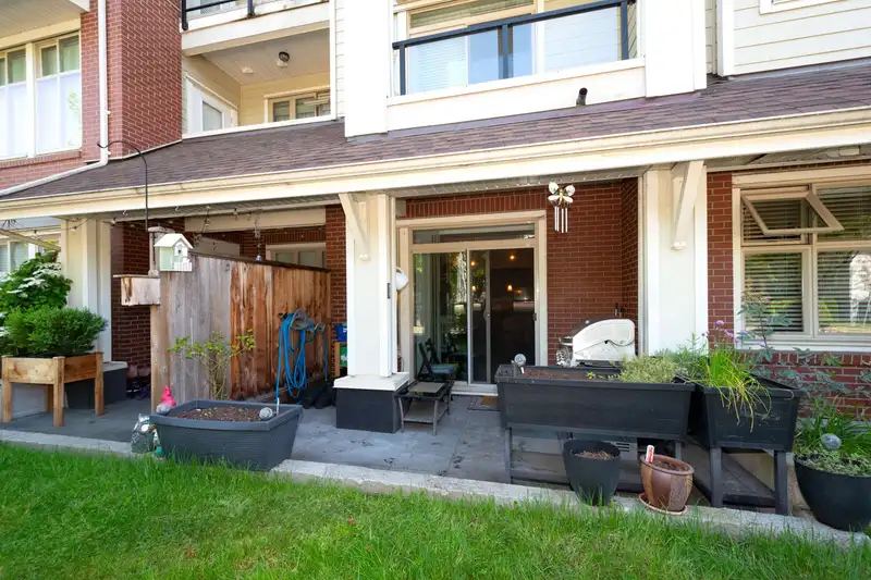102 2330 SHAUGHNESSY STREET - photo 2 of 39