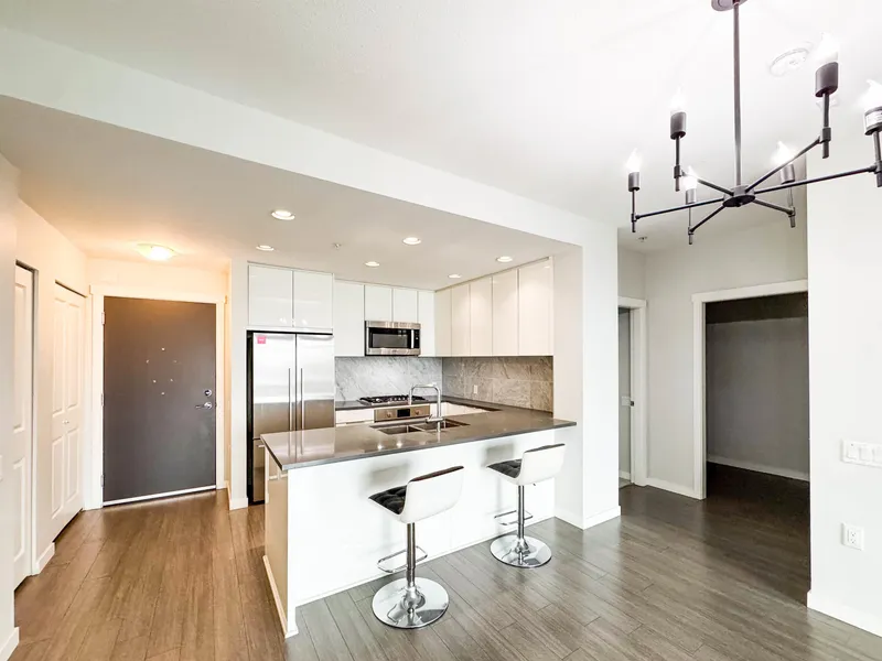 404 3289 RIVERWALK AVENUE - photo 2 of 20